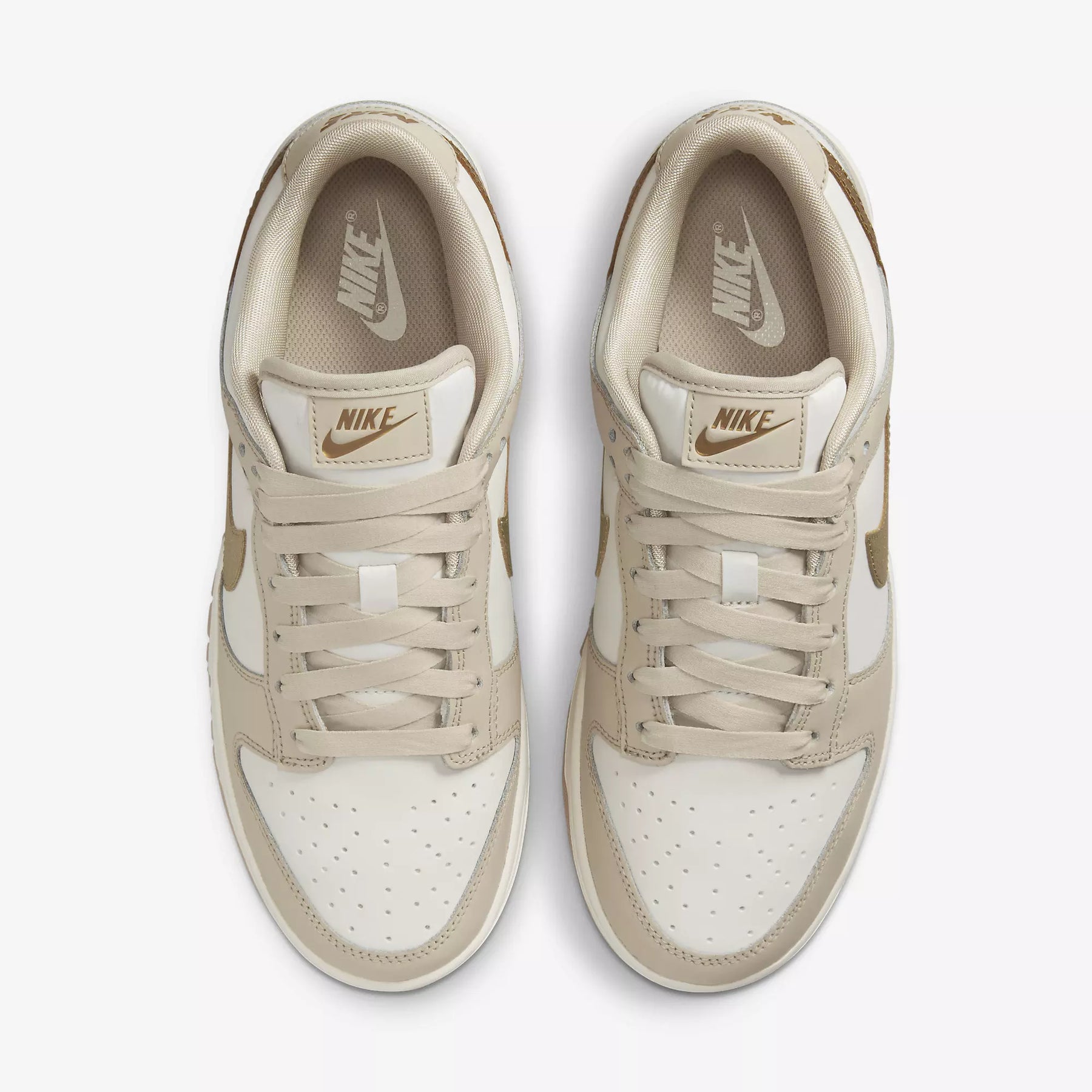 Nike Dunk Low - Phantom Metallic Gold - Artigo de grife