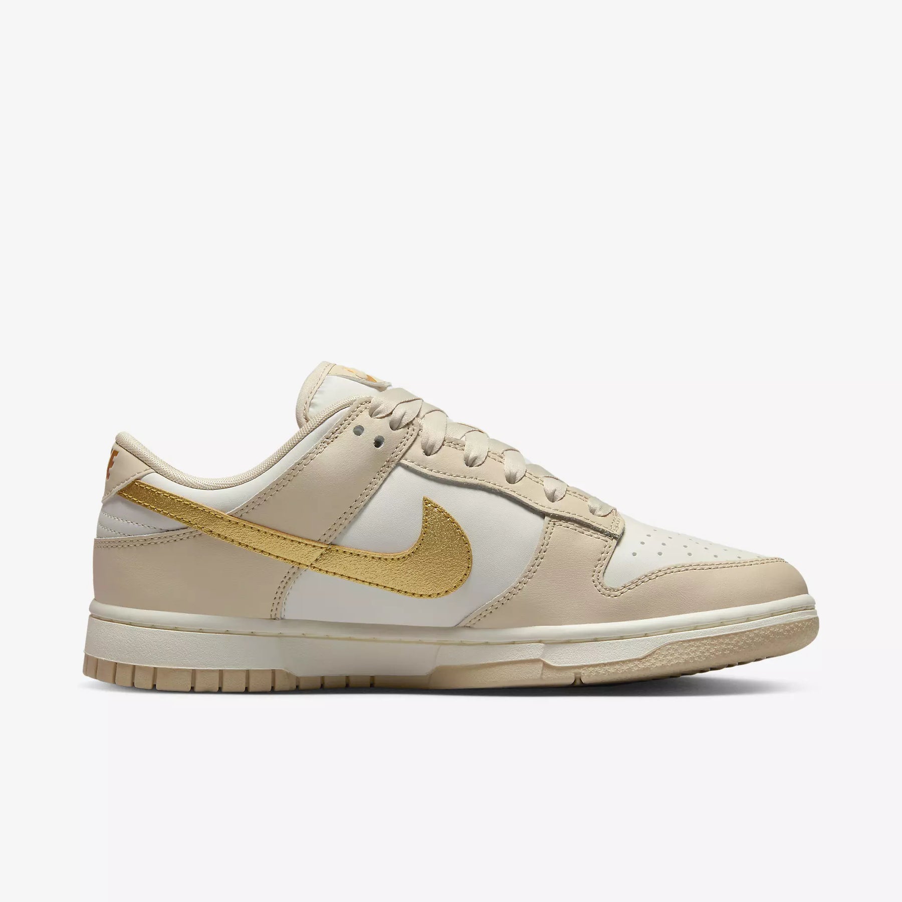 Nike Dunk Low - Phantom Metallic Gold - Artigo de grife