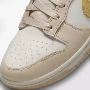 Nike Dunk Low - Phantom Metallic Gold - Artigo de grife